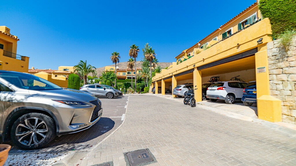 Townhouse Finestrat Alicante - image 8