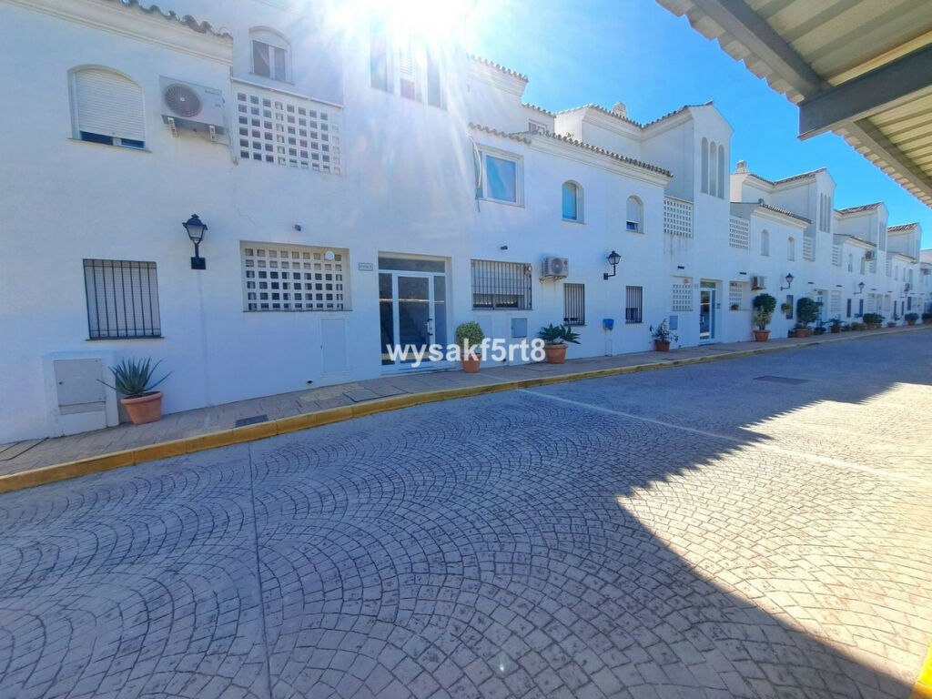 Middle Floor Apartment La Duquesa Málaga - image 49