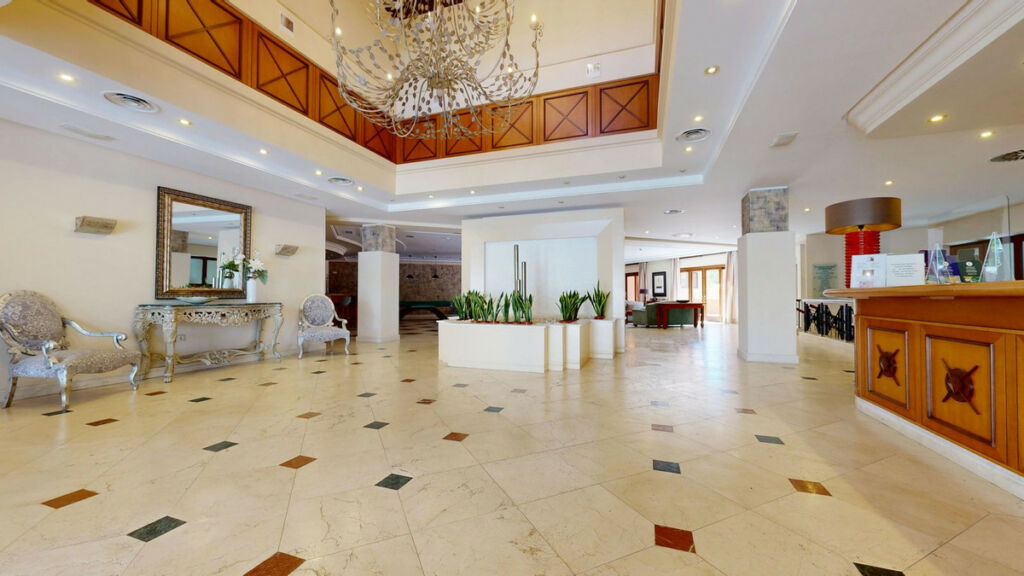 Middle Floor Apartment Estepona Málaga - image 49