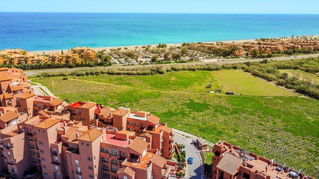 Middle Floor Apartment La Duquesa Málaga - image 49