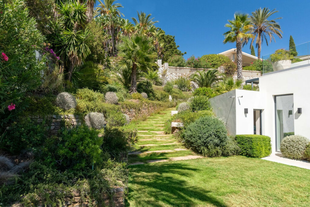 Detached Villa Río Real Málaga - image 50