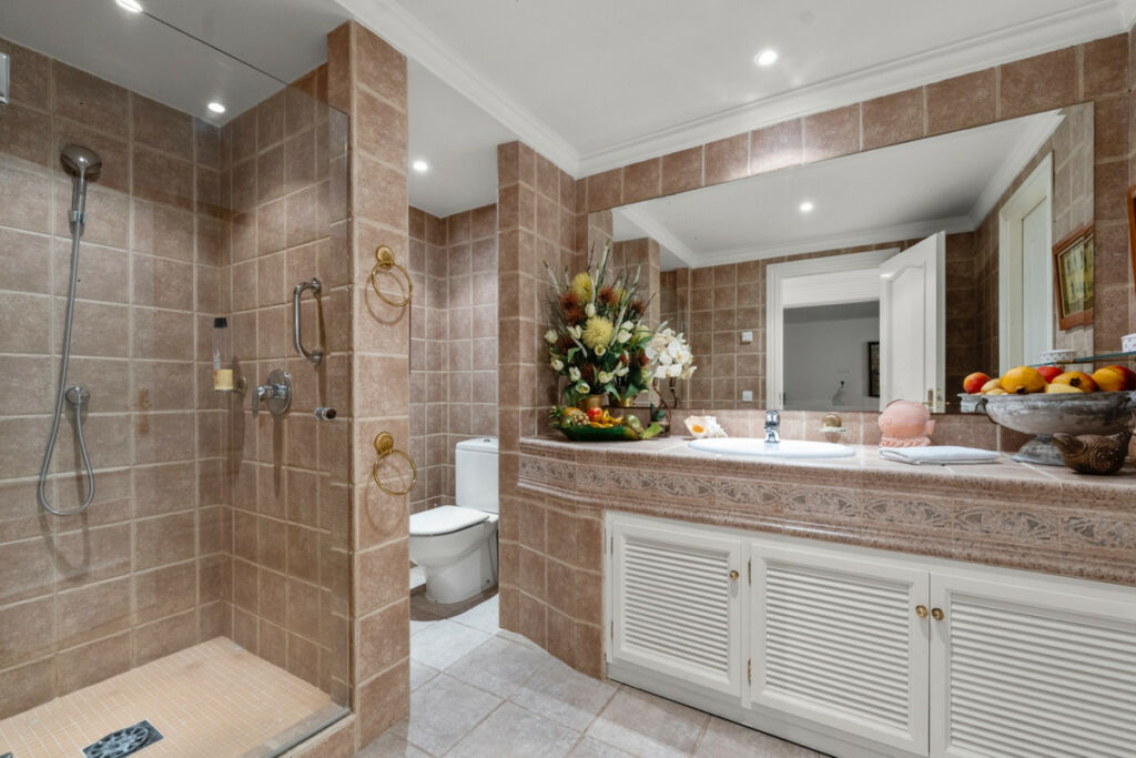 Detached Villa Benahavís Málaga - image 49