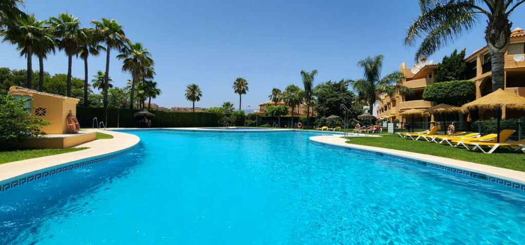 Middle Floor Apartment Calahonda Málaga - image 49