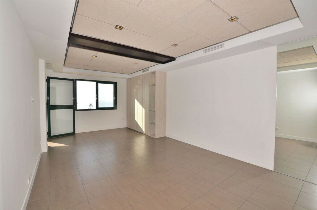 Middle Floor Apartment Benalmadena Pueblo Málaga - image 5