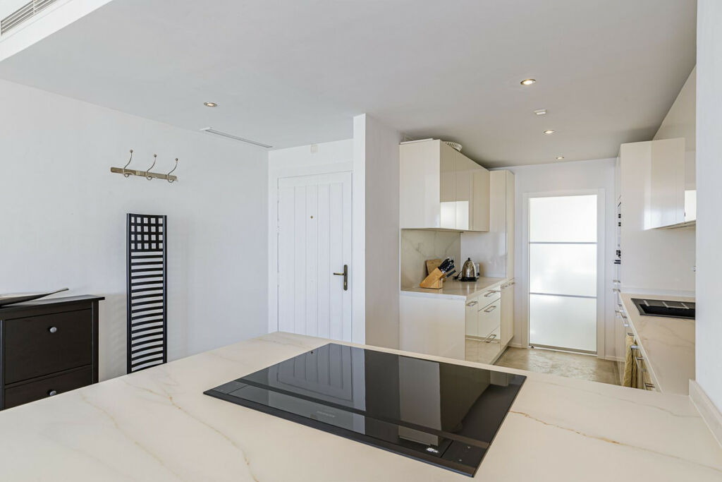 Penthouse Duplex Nueva Andalucía Málaga - image 5