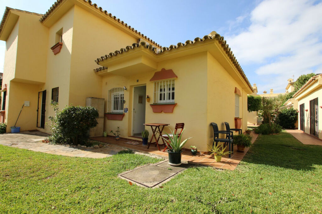 Ground Floor Apartment Riviera del Sol Málaga - image 5