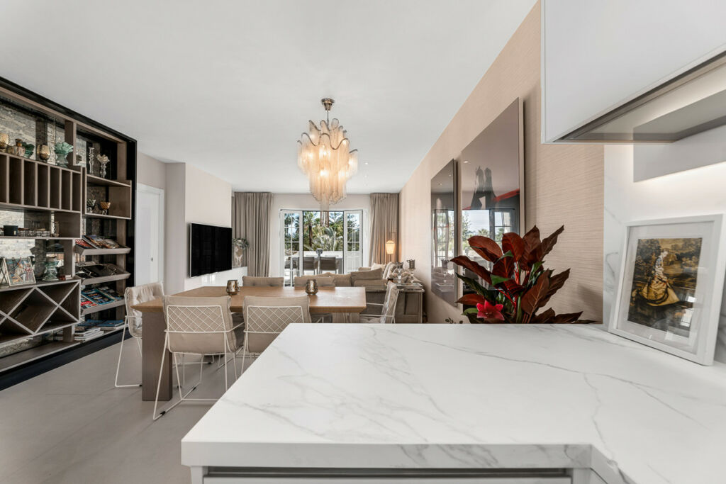 Middle Floor Apartment The Golden Mile Málaga - image 5