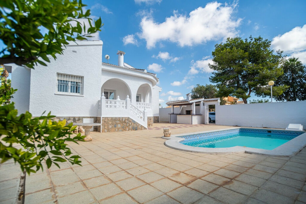 Detached Villa Ciudad Quesada Alicante - image 5