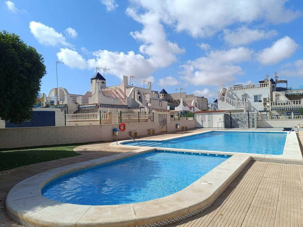 Townhouse Torrevieja Alicante - image 5