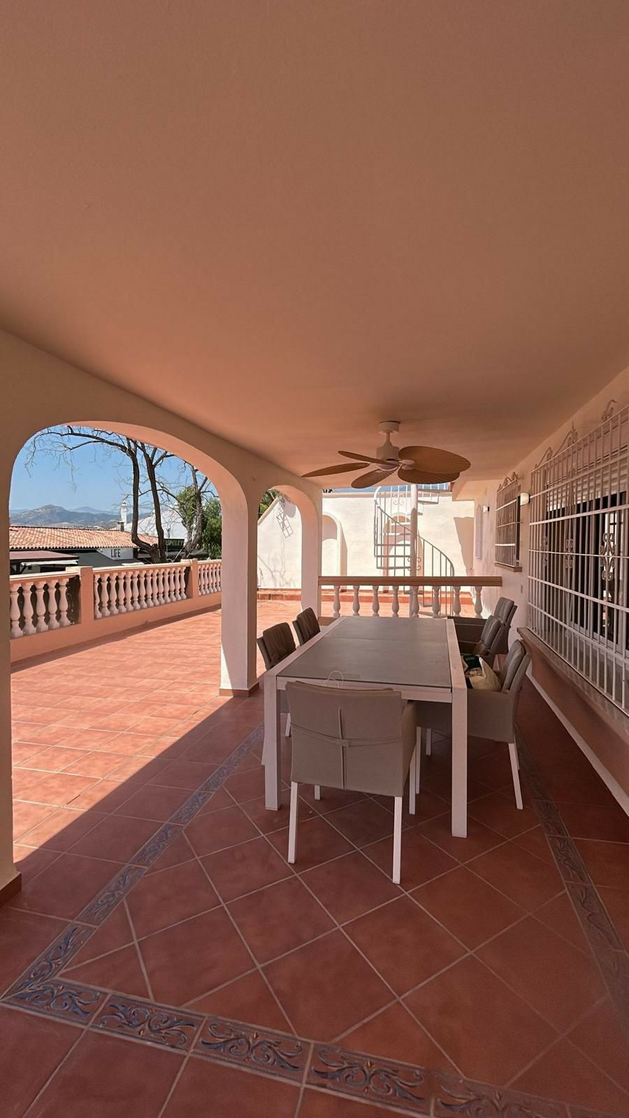 Detached Villa Nueva Andalucía Málaga - image 11