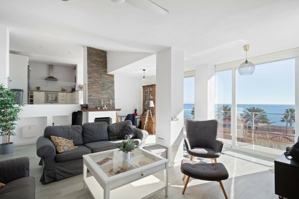 Detached Villa El Faro Málaga - image 6