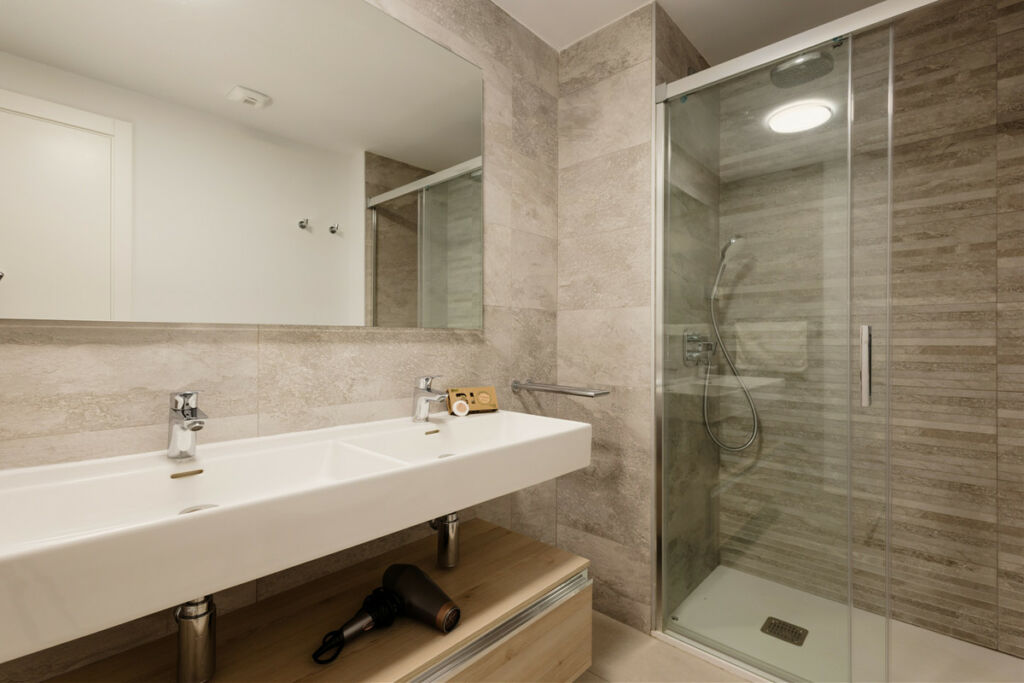 Middle Floor Apartment Estepona Málaga - image 5