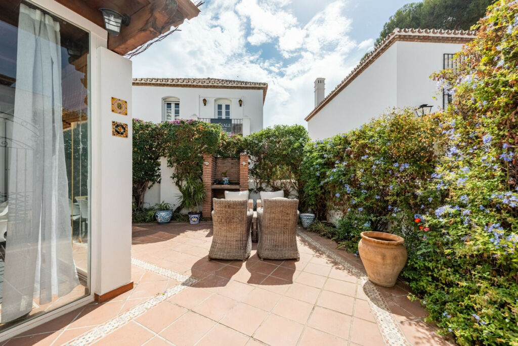 Ground Floor Apartment Benamara Málaga - image 5