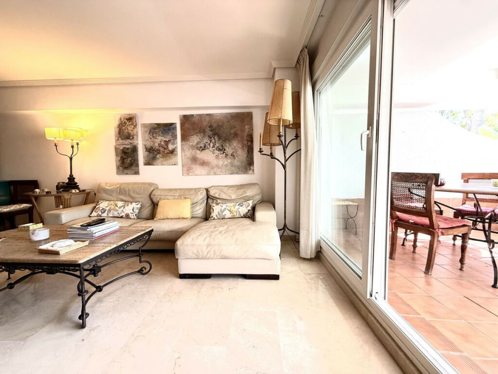 Ground Floor Apartment Guadalmina Baja Málaga - image 5