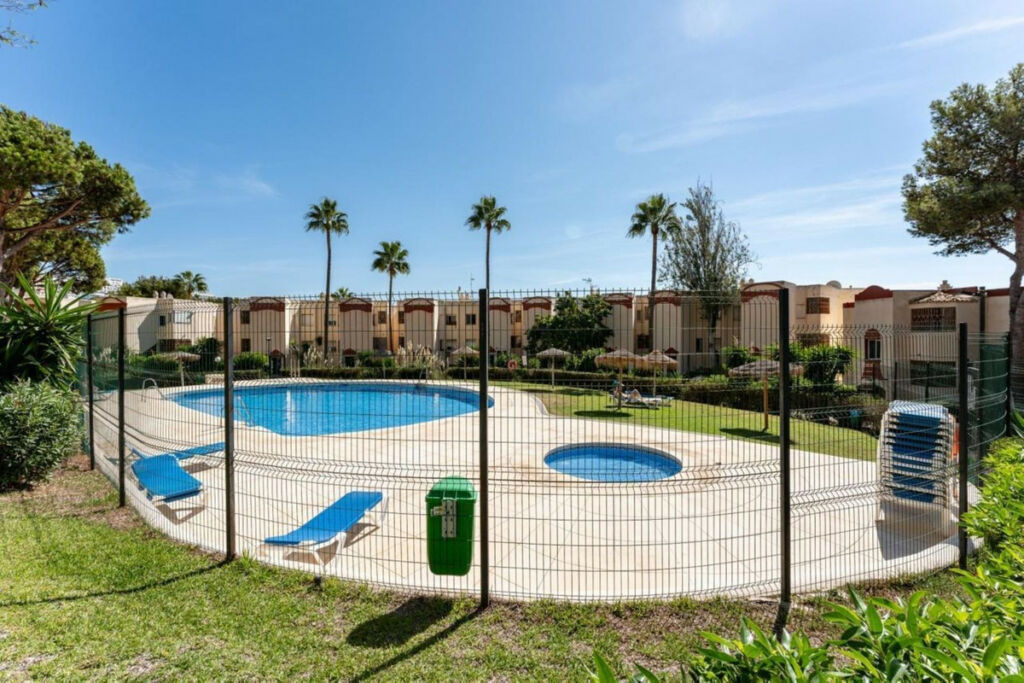 Ground Floor Apartment Riviera del Sol Málaga - image 2