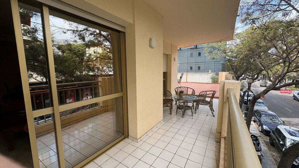 Middle Floor Apartment Marbella Málaga - image 5