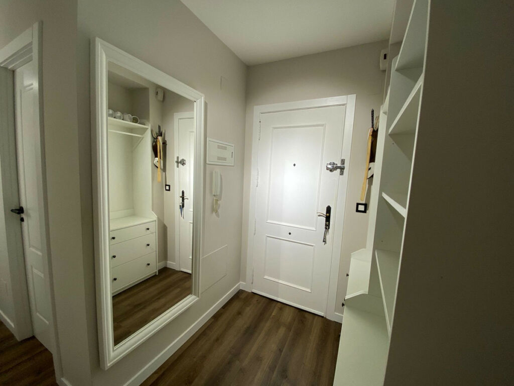 Middle Floor Apartment Torrevieja Alicante - image 5