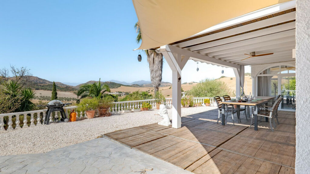 Detached Villa Almogía Málaga - image 5