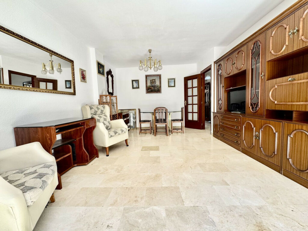 Middle Floor Apartment Fuengirola Málaga - image 5