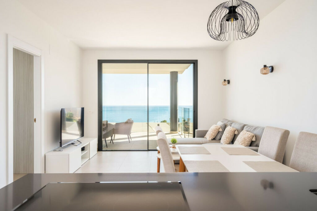 Middle Floor Apartment Fuengirola Málaga - image 5