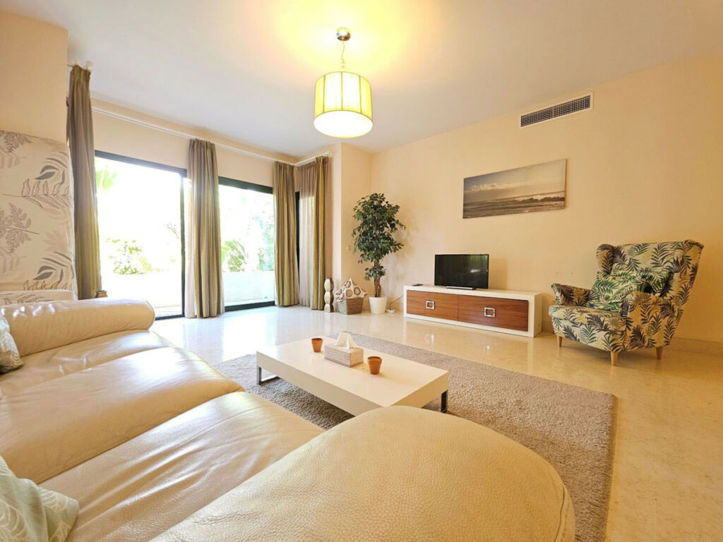 Ground Floor Apartment Benahavís Málaga - image 5