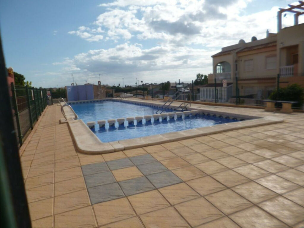 Middle Floor Apartment La Florida Alicante - image 5