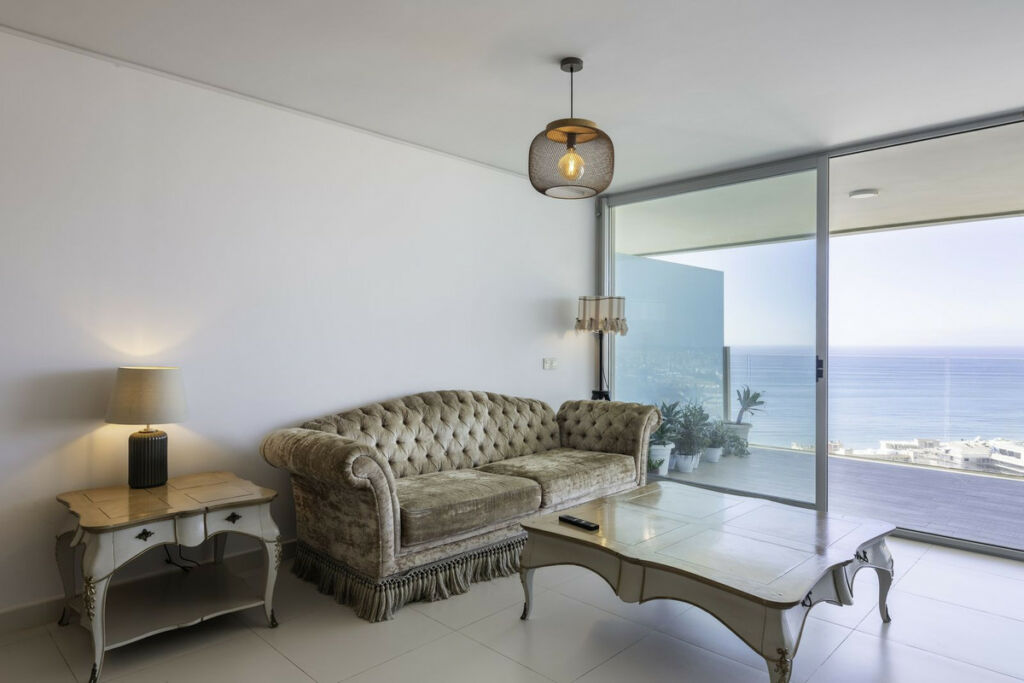 Middle Floor Apartment Higueron Málaga - image 5