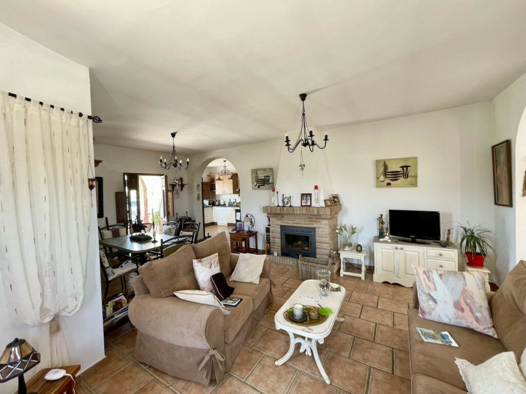 Detached Villa Periana Málaga - image 5