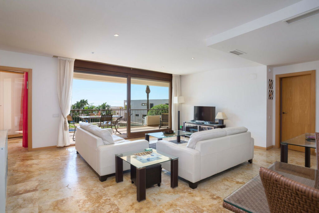 Ground Floor Apartment Altos de los Monteros Málaga - image 5