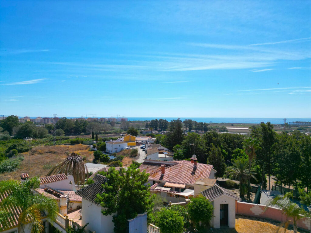 Detached Villa Almayate Málaga - image 5