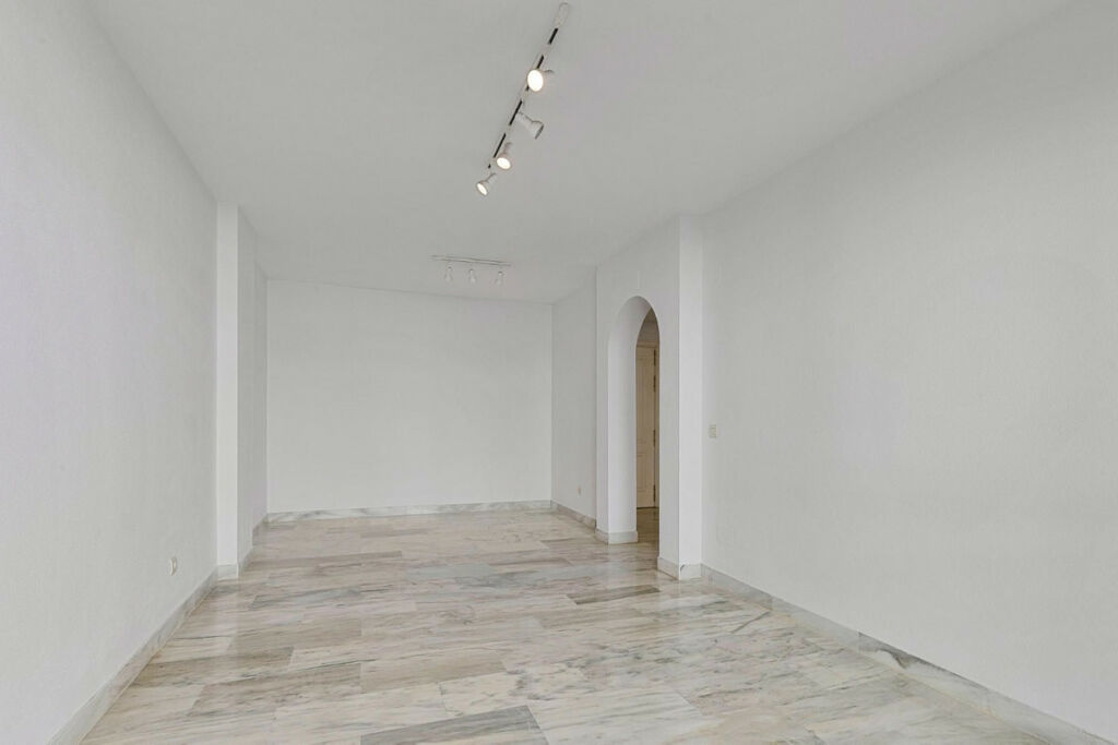 Middle Floor Studio Marbella Málaga - image 5