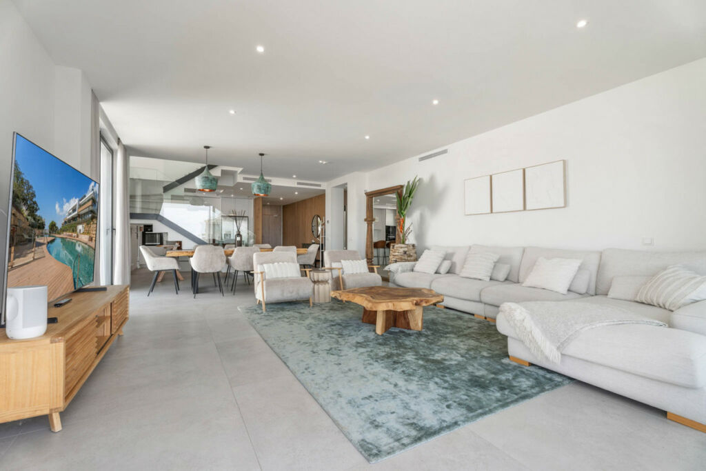 Penthouse Duplex Artola Málaga - image 5