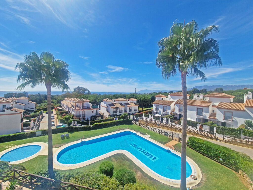 Semi-Detached House Cabopino Málaga - image 2