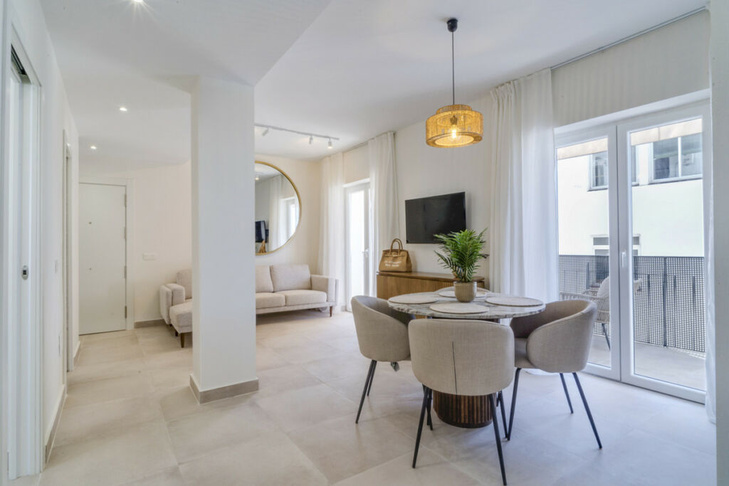 Middle Floor Apartment Estepona Málaga - image 5