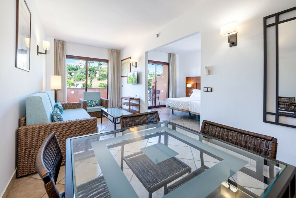 Top Floor Apartment Benahavís Málaga - image 5