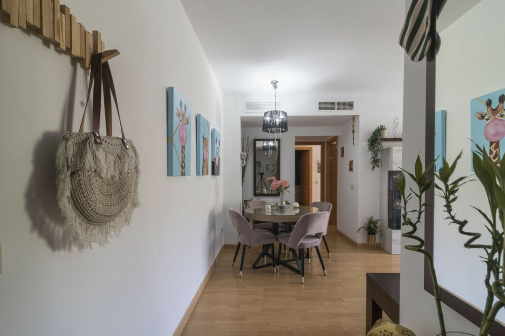 Middle Floor Apartment Benalmadena Málaga - image 5