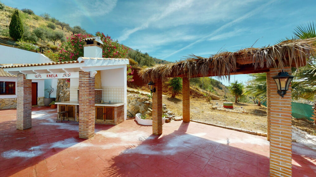 Detached Villa El Borge Málaga - image 5