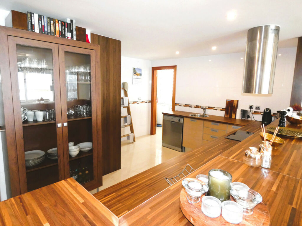 Middle Floor Apartment Torrevieja Alicante - image 5