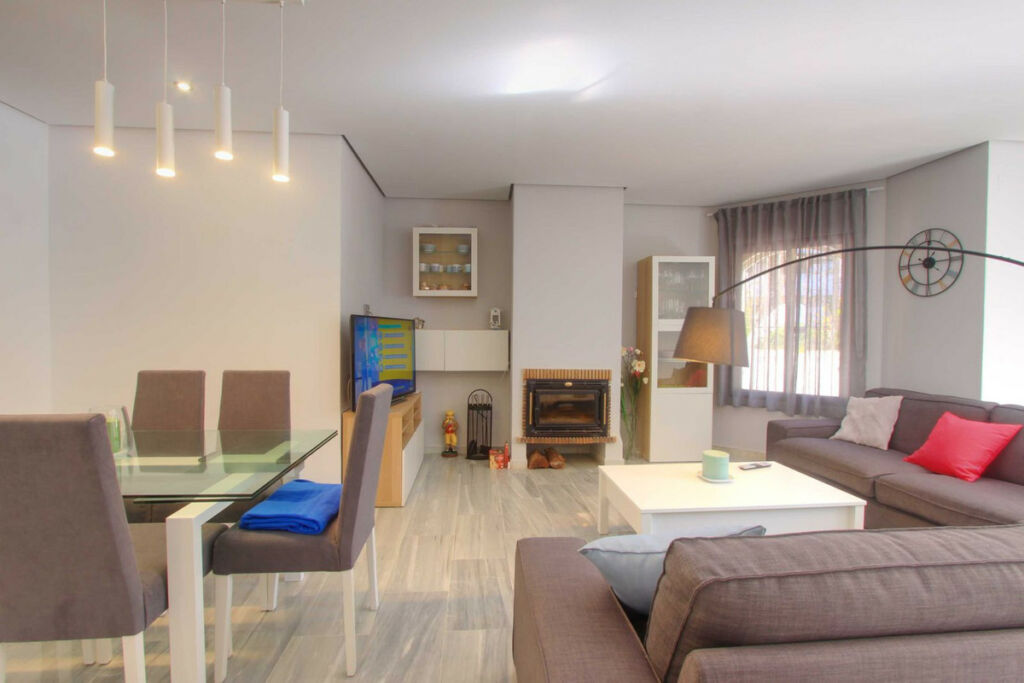 Ground Floor Apartment Elviria Málaga - image 5