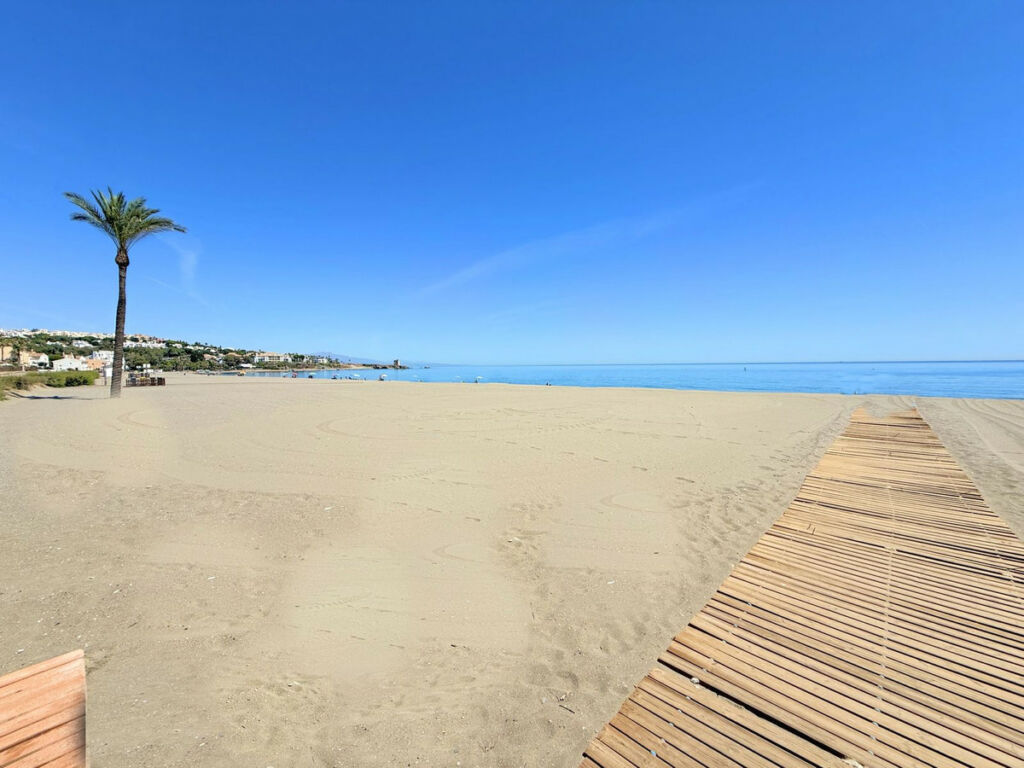 Townhouse Casares Playa Málaga - image 5