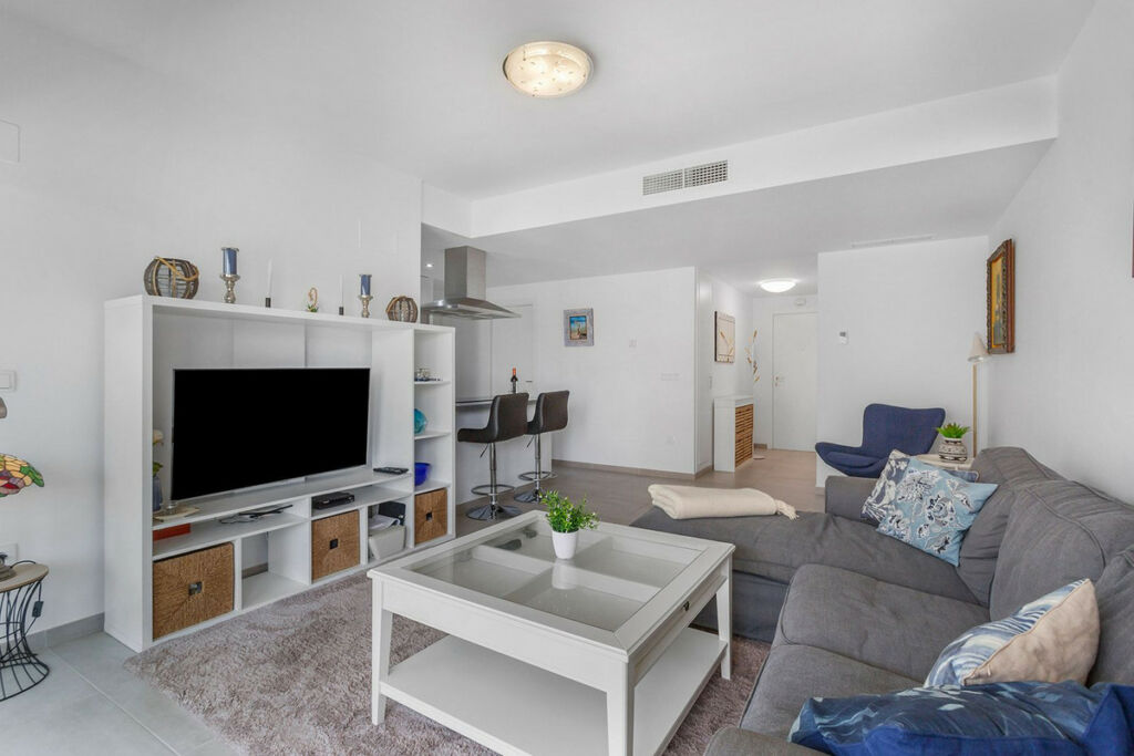 Middle Floor Apartment Villamartin Alicante - image 5