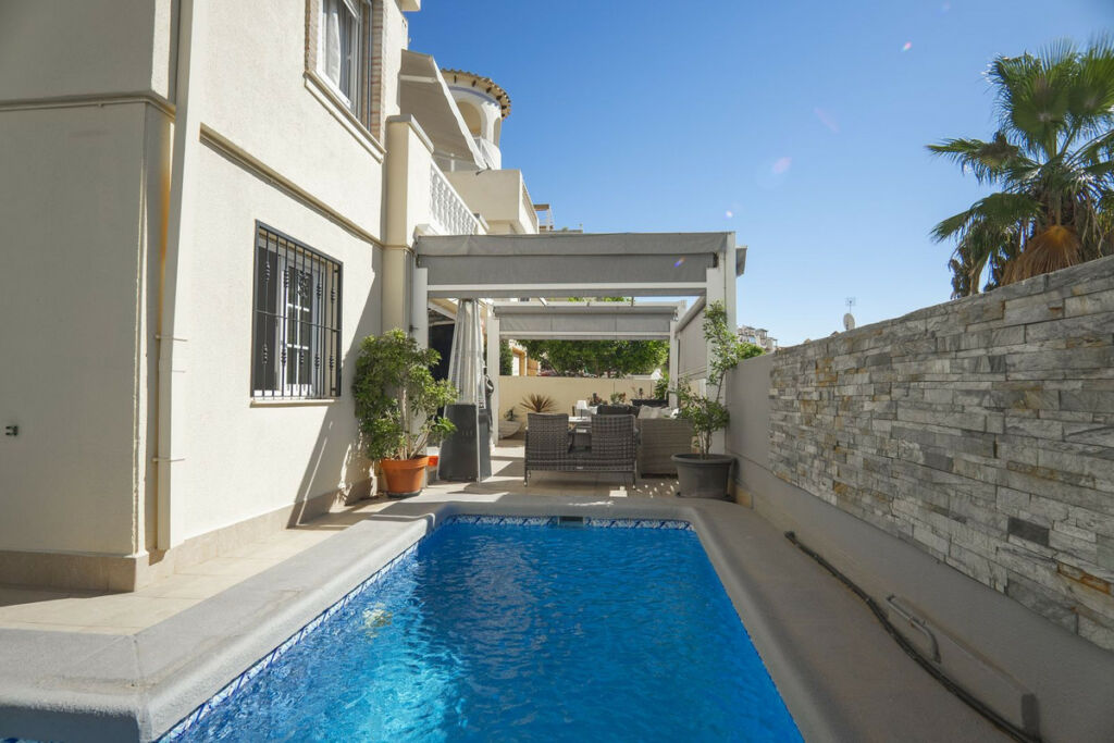Detached Villa Las Ramblas Golf Alicante - image 5