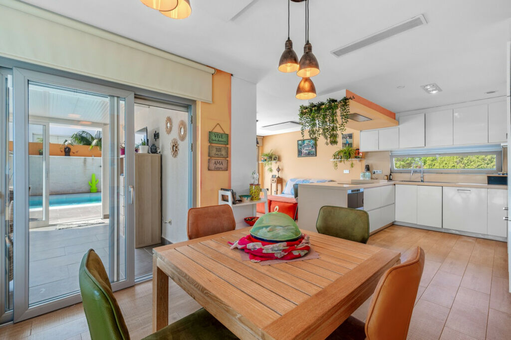Detached Villa Benijofar Alicante - image 3