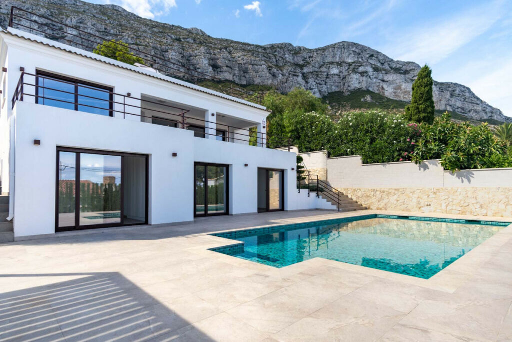 Detached Villa Denia Alicante - image 5