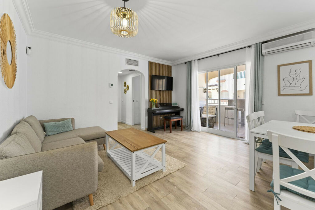 Top Floor Apartment Estepona Málaga - image 5