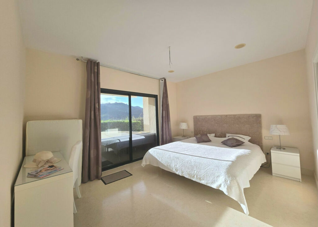 Ground Floor Apartment Benahavís Málaga - image 5