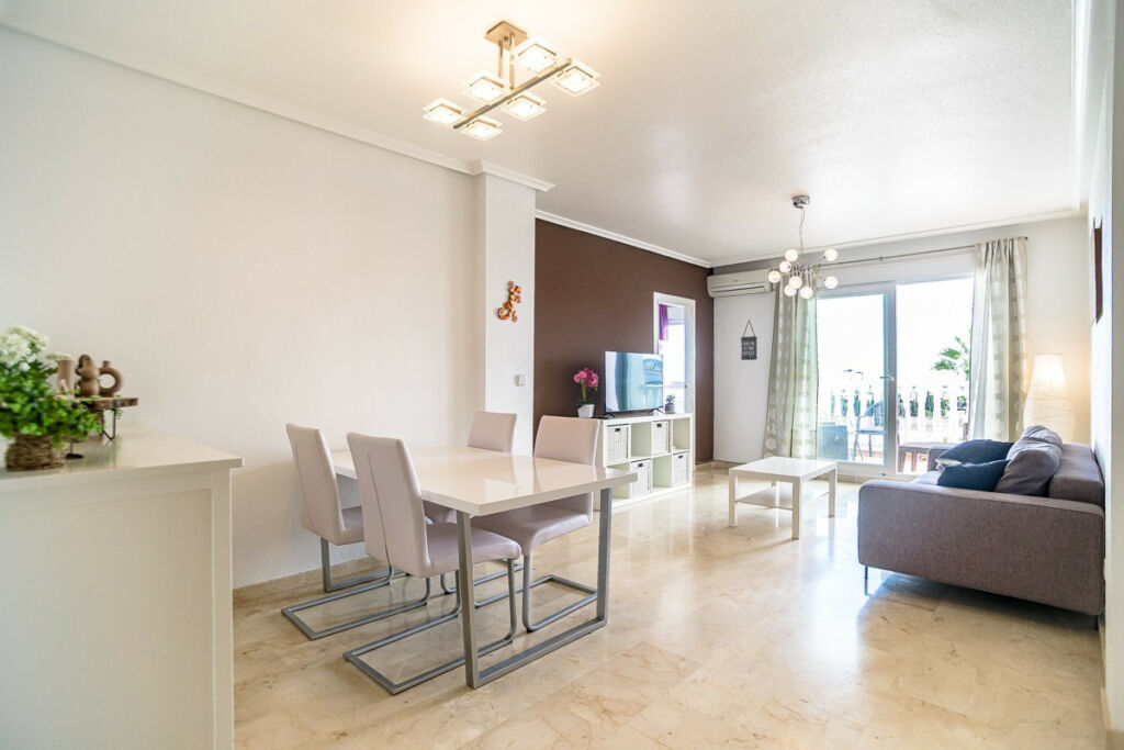 Middle Floor Apartment Villamartin Alicante - image 5