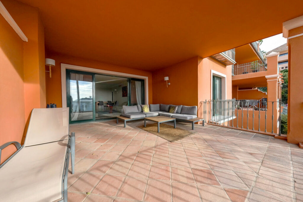 Middle Floor Apartment Monte Halcones Málaga - image 5