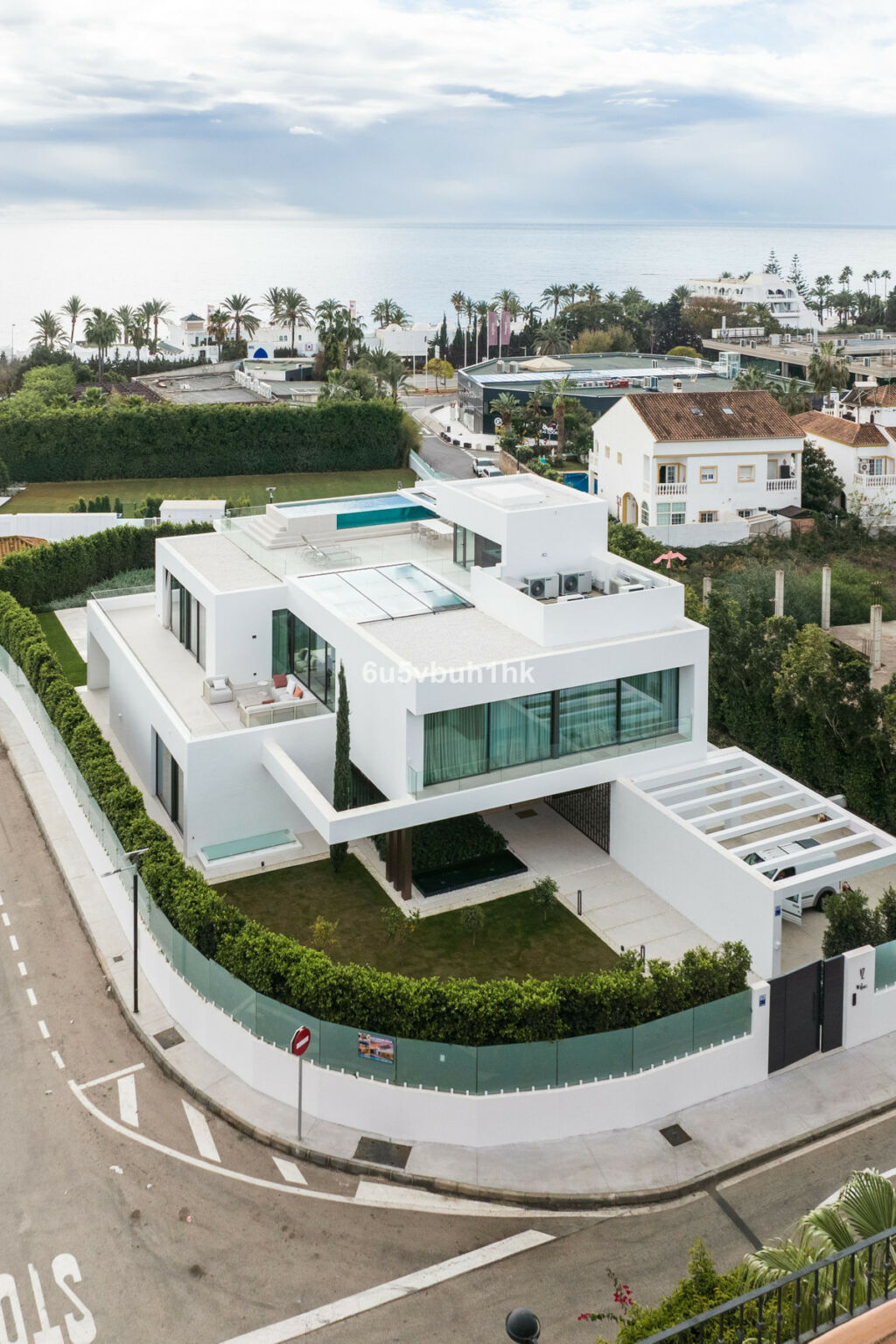 Detached Villa The Golden Mile Málaga - image 5