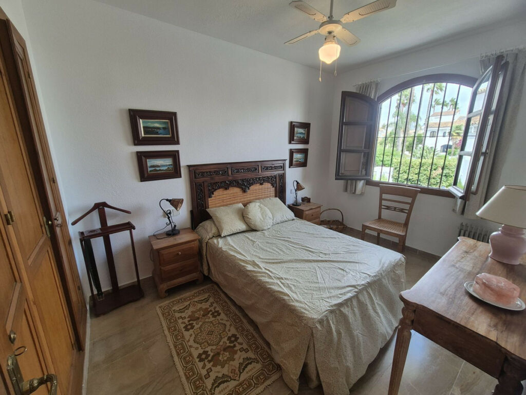 Townhouse Guadalmina Baja Málaga - image 5